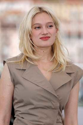 Internationale Filmfestspiele von Cannes, Testa o Croce - Heads or Tails Photocall Nadia Tereszkiewicz beim Photocall zum Kinofilm Testa o croce? Heads or Tails? auf dem Festival de Cannes 2025 78. Internationale Filmfestspiele von Cannes am Palais des Festivals. Cannes, 22.05.2025
