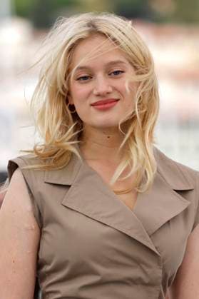 Internationale Filmfestspiele von Cannes, Testa o Croce - Heads or Tails Photocall Nadia Tereszkiewicz beim Photocall zum Kinofilm Testa o croce? Heads or Tails? auf dem Festival de Cannes 2025 78. Internationale Filmfestspiele von Cannes am Palais des Festivals. Cannes, 22.05.2025