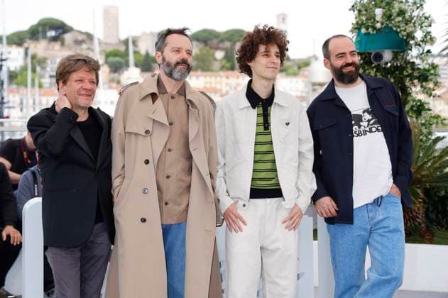 Pierpaolo Capovilla, Sergio Romano, Filippo Scotti und Francesco Sossai beim Photocall zum Kinofilm Le cittÃ di pianura The Last One for the Road auf dem Festival de Cannes 2025 78. Internationale Filmfestspiele von Cannes am Palais des Festivals. Cannes, 22.05.2025