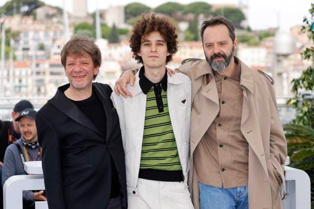 Pierpaolo Capovilla, Filippo Scotti und Sergio Romano beim Photocall zum Kinofilm Le cittÃ di pianura The Last One for the Road auf dem Festival de Cannes 2025 78. Internationale Filmfestspiele von Cannes am Palais des Festivals. Cannes, 22.05.2025