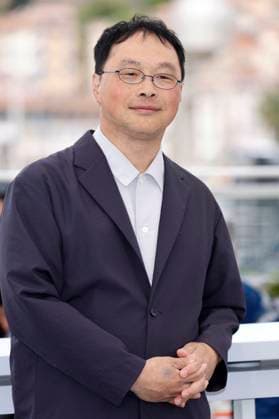Koji Fukada beim Photocall zum Kinofilm Ren ai saiban Love on Trial auf dem Festival de Cannes 2025 78. Internationale Filmfestspiele von Cannes am Palais des Festivals. Cannes, 22.05.2025