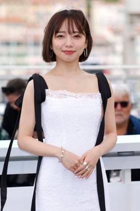 Kyoko Saito beim Photocall zum Kinofilm Ren ai saiban Love on Trial auf dem Festival de Cannes 2025 78. Internationale Filmfestspiele von Cannes am Palais des Festivals. Cannes, 22.05.2025