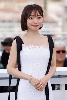 Kyoko Saito beim Photocall zum Kinofilm Ren ai saiban Love on Trial auf dem Festival de Cannes 2025 78. Internationale Filmfestspiele von Cannes am Palais des Festivals. Cannes, 22.05.2025