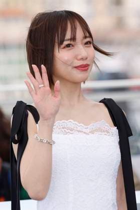 Kyoko Saito beim Photocall zum Kinofilm Ren ai saiban Love on Trial auf dem Festival de Cannes 2025 78. Internationale Filmfestspiele von Cannes am Palais des Festivals. Cannes, 22.05.2025