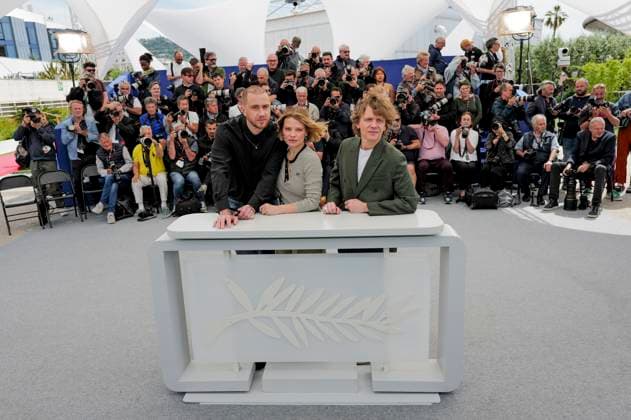78eme Festival International du Film de Cannes Photocall du film Connemara 78th International Cannes Film Festival Photocall with cast of Connemara movie 444924 2025 05 22 Cannes France Bouillon, Bastien Thierry, Mélanie Lutz, Alex  Copyright: xSergexArnalx xStarfacex STAR_444924_032