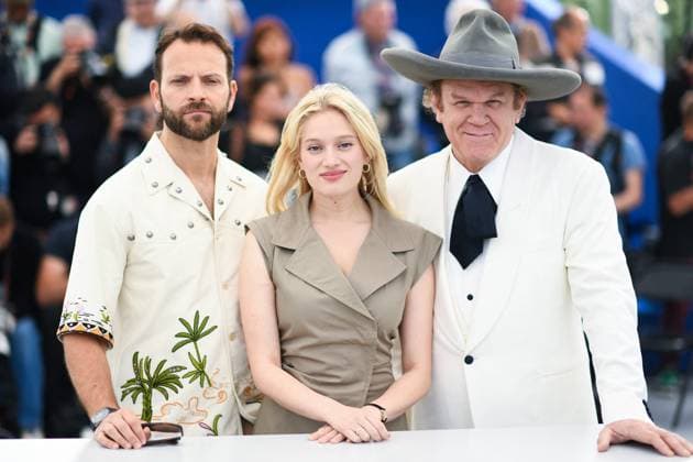 Cannes Heads or Tails Photocall AM Alessandro Borghi, Nadia Tereszkiewicz and John C. Reilly attending the Heads or Tails Photocall in Cannes, France on May 22, 2025 as part of the 78th Cannes Film Festival. Photo by Aurore Marechal ABACAPRESS.COM Cannes France  Copyright: xMarechalxAurore ABACAx