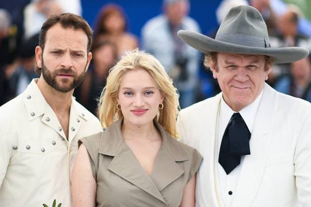 Cannes Heads or Tails Photocall AM Alessandro Borghi, Nadia Tereszkiewicz and John C. Reilly attending the Heads or Tails Photocall in Cannes, France on May 22, 2025 as part of the 78th Cannes Film Festival. Photo by Aurore Marechal ABACAPRESS.COM Cannes France  Copyright: xMarechalxAurore ABACAx