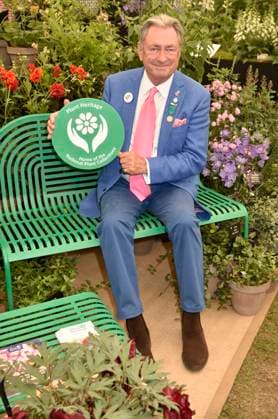 The RHS Chelsea Flower Show on Press Day - 19 May 2025. Alan Titchmarsh at the Plant Heritage Exhibit in The Great Pavilion at the 2025 RHS Chelsea Flower Show, The Royal Hospital, Chelsea, London, SW3 4SR on VIP & Press Day on Monday 19 May 2025. RHS Chelsea Flower Show 2025 is filled with amazing garden designs and gorgeous floral displays. The RHS Chelsea Flower Show opens on Press Day and runs from 20th - 24th May 2025. Press Day sees florists, designers and celebrities enjoying the many garden designs and floral displays of the world famous horticulture show., Credit:Sue Andrews Avalon The Royal Hospital, Chelsea, London SW3 4SR, London  Copyright: xSuexAndrewsx xAvalonx 1002035163