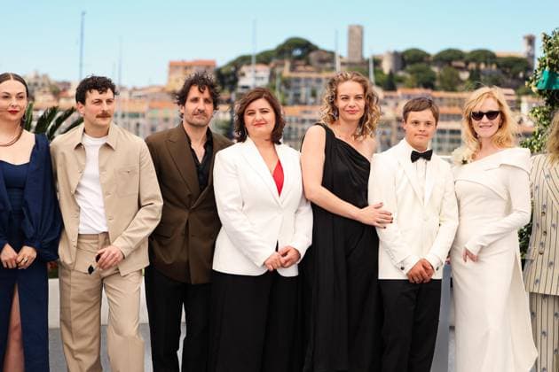 78eme Festival International du Film de Cannes Photocall du film Caravan 78th International Cannes Film Festival Photocall with cast of Caravan movie 444934 2025 05 22 Cannes France Vodstrcil, David Geislerova, Anna Viktorin, Jakub Brutovska Ol hova, Juliana Kirchnerova, Zuzana Cupaiuolo, Giandomenico  Copyright: xIvankaxVoisinx xStarfacex STAR_444934_001