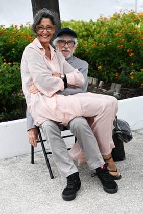 78eme Festival International du Film de Cannes Photocall du film Lhomme qui a vu lours qui a vu lhomme Festival de Cannes 2025 photocall Lhomme qui a vu lours qui a vu lhomme Pierre Richard et sa compagne Ceyla Lacerda 444946 2025 05 22 France  Copyright: xLionelxGuericolas MPPx STAR_444946_072