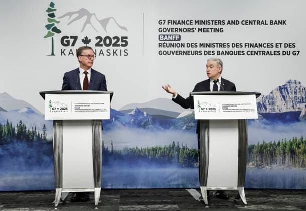 May 22, 2025, Banff, Ab, CANADA: Canada s Finance Minister Francois-Philippe Champagne, right, and Governor of the Bank of Canada Tiff Macklem speak during the final news conference at the G7 Finance Ministers meeting in Banff, Alta., Thursday, May 22, 2025. Banff CANADA - ZUMAc35_ 20250522_zaf_c35_053 Copyright: xJeffxMcintoshx
