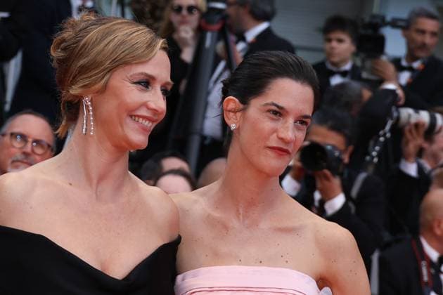 78eme Festival International du Film de Cannes Montée des marches du film La venue de lavenir 78th Cannes Film Festival Red carpet of the film La venue de lavenir Cecile de France and Suzanne Lindon 444965 2025 05 22 Cannes France  Copyright: xIsabellexVautierx xStarfacex STAR_444965_095