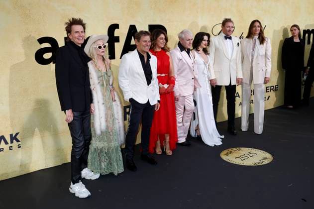 John Taylor, Gela Nash, Roger Taylor, Gisella Bernales, Nick Rhodes, Alexandra Stama, Simon Le Bon und Yasmin Le Bon bei der 31. amfAR Gala Cannes im Rahmen des Festival de Cannes 2025 78. Internationale Filmfestspiele von Cannes im HÃ tel du Cap-Eden-Roc. Antibes, 22.05.2025