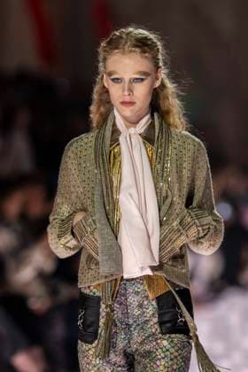 Louis Vuitton Cruise 2026 Runway - Avignon A model walks the runway during the Louis Vuitton Cruise 2026 fashion show at Palais des Papes ( Palace of the Popes ), in Avignon, France on May 22, 2025. Photo by Eliot Blondet ABACAPRESS.COM Avignon France France  Copyright: xBlondetxEliot ABACAx