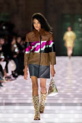 Louis Vuitton Cruise 2026 Runway - Avignon A model walks the runway during the Louis Vuitton Cruise 2026 fashion show at Palais des Papes ( Palace of the Popes ), in Avignon, France on May 22, 2025. Photo by Eliot Blondet ABACAPRESS.COM Avignon France France  Copyright: xBlondetxEliot ABACAx