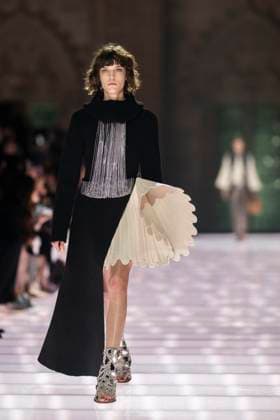 Louis Vuitton Cruise 2026 Runway - Avignon A model walks the runway during the Louis Vuitton Cruise 2026 fashion show at Palais des Papes ( Palace of the Popes ), in Avignon, France on May 22, 2025. Photo by Eliot Blondet ABACAPRESS.COM Avignon France France  Copyright: xBlondetxEliot ABACAx