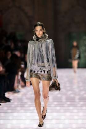 Louis Vuitton Cruise 2026 Runway - Avignon A model walks the runway during the Louis Vuitton Cruise 2026 fashion show at Palais des Papes ( Palace of the Popes ), in Avignon, France on May 22, 2025. Photo by Eliot Blondet ABACAPRESS.COM Avignon France France  Copyright: xBlondetxEliot ABACAx