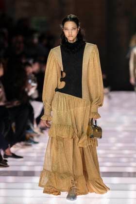 Louis Vuitton Cruise 2026 Runway - Avignon A model walks the runway during the Louis Vuitton Cruise 2026 fashion show at Palais des Papes ( Palace of the Popes ), in Avignon, France on May 22, 2025. Photo by Eliot Blondet ABACAPRESS.COM Avignon France France  Copyright: xBlondetxEliot ABACAx