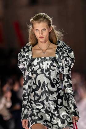 Louis Vuitton Cruise 2026 Runway - Avignon A model walks the runway during the Louis Vuitton Cruise 2026 fashion show at Palais des Papes ( Palace of the Popes ), in Avignon, France on May 22, 2025. Photo by Eliot Blondet ABACAPRESS.COM Avignon France France  Copyright: xBlondetxEliot ABACAx