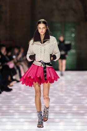 Louis Vuitton Cruise 2026 Runway - Avignon A model walks the runway during the Louis Vuitton Cruise 2026 fashion show at Palais des Papes ( Palace of the Popes ), in Avignon, France on May 22, 2025. Photo by Eliot Blondet ABACAPRESS.COM Avignon France France  Copyright: xBlondetxEliot ABACAx