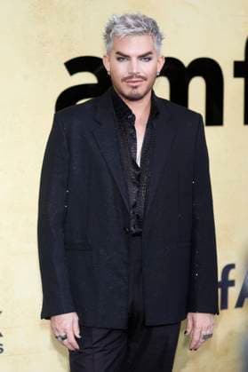Adam Lambert bei der 31. amfAR Gala Cannes im Rahmen des Festival de Cannes 2025 78. Internationale Filmfestspiele von Cannes im HÃ tel du Cap-Eden-Roc. Antibes, 22.05.2025