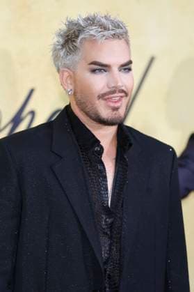 Adam Lambert bei der 31. amfAR Gala Cannes im Rahmen des Festival de Cannes 2025 78. Internationale Filmfestspiele von Cannes im HÃ tel du Cap-Eden-Roc. Antibes, 22.05.2025