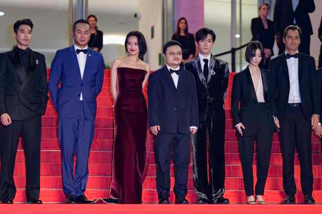 Internationale Filmfestspiele von Cannes, Kuang Ye Shi Dai - Resurrection Premiere Cannes Resurrection Red Carpet NG Yongzhong Chen, Gengxi Li, Jackson Yee, Gan Bi, Shu Qi, Jue Huang and Mark Chao attending the ‘‘Resurrection (Résurrection)’ Screening and Red Carpet at Palais Des Festivals in Cannes, France on May 23 2025 as part of the 78th Cannes Film Festival. Photo by Nicolas Genin ABACAPRESS.COM Cannes France  Copyright: xGeninxNicolas ABACAx