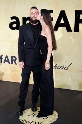 Vladimir Restoin Roitfeld und Carolina Mendes bei der 31. amfAR Gala Cannes im Rahmen des Festival de Cannes 2025 78. Internationale Filmfestspiele von Cannes im HÃ tel du Cap-Eden-Roc. Antibes, 22.05.2025