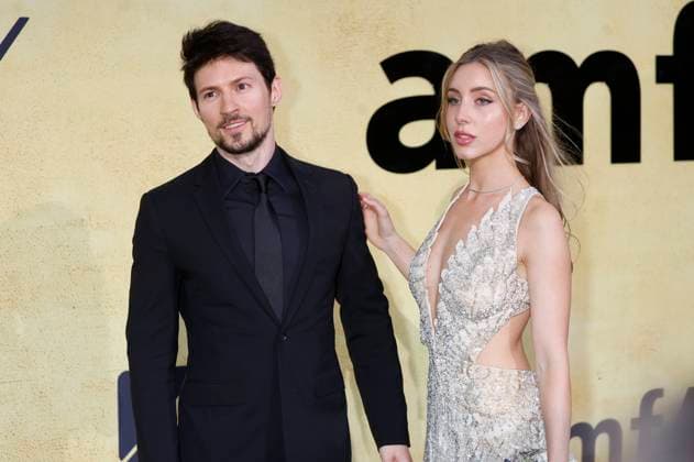 Pavel Durov mit Begleitung bei der 31. amfAR Gala Cannes im Rahmen des Festival de Cannes 2025 78. Internationale Filmfestspiele von Cannes im HÃ tel du Cap-Eden-Roc. Antibes, 22.05.2025