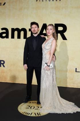 Festival de Cannes - amfAR Gala Pavel Durov und Yulia Vavilova bei der amfAR Gala während der 78. Filmfestspiele Cannes im Hotel du Cap-Eden-Roc in Antibes. Copyright: xEventpressxKochanx