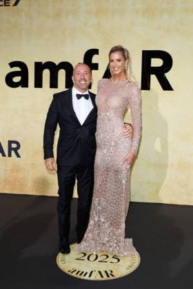 Festival de Cannes - amfAR Gala Jason Oppenheim und Emma Hernan bei der amfAR Gala während der 78. Filmfestspiele Cannes im Hotel du Cap-Eden-Roc in Antibes. Copyright: xEventpressxKochanx