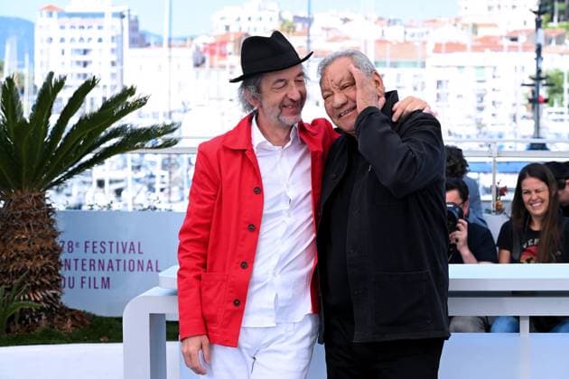 Cannes, France: Cannes, 13-24 May 2025 78th Cannes Film Festival. Photocall film: Ange In the photo: Tony Gatlif, Arthur H Cannes France  - ZUMAp169 20250523_zea_p169_062 Copyright: xTerenghi Fotostorex