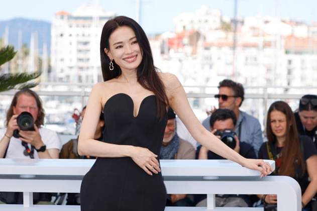 Shu Qi beim Photocall zum Kinofilm Kuang ye shi dai Resurrection auf dem Festival de Cannes 2025 78. Internationale Filmfestspiele von Cannes am Palais des Festivals. Cannes, 23.05.2025