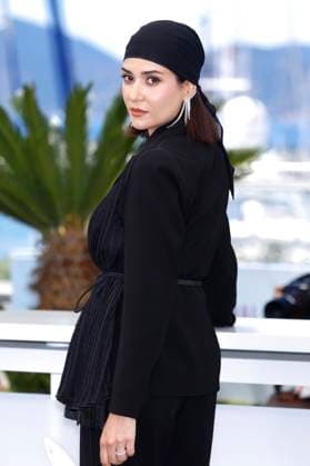 Parinaz Izadyar beim Photocall zum Kinofilm Zan va bache Woman and Child auf dem Festival de Cannes 2025 78. Internationale Filmfestspiele von Cannes am Palais des Festivals. Cannes, 23.05.2025