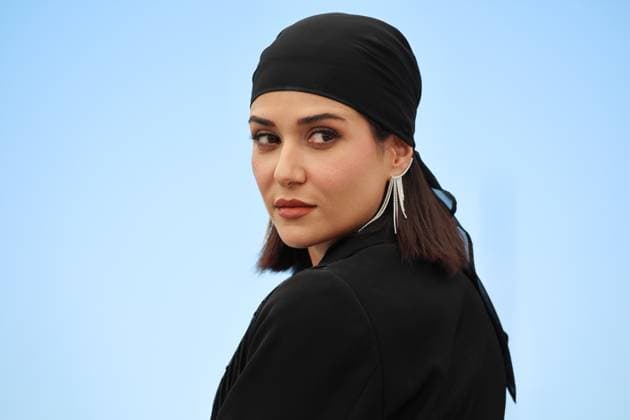 Entertainment Bilder des Tages Zan O Bacheh (Woman And Child) Photocall at the 78th Annual Cannes Film Festival Parinaz Izadya - Zan O Bacheh (Woman And Child) Photocall at the 78th Annual Cannes Film Festival in Cannes, France on May 23, 2025.  Copyright: x Chassery+Courdjix