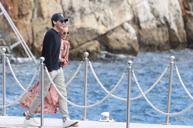 Cannes - Adrien Brody and Georgina Chapman At Eden Roc Adrien Brody and his girlfriend Georgina Chapman leave Eden Roc hotel, in Cap d Antibes, France on May 23, 2025, during Cannes Film Festival. Photo by ABACAPRESS.COM Cap d Antibes France  Copyright: xABACAx