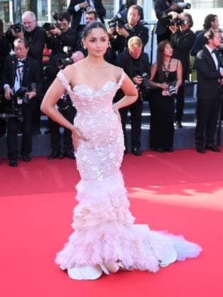 Cannes, France: Cannes, 78th Cannes Film Festival 2025 - Evening 11 - Red Carpet of the film THE MASTERMIND In the photo: Alia Bhatt Cannes France  - ZUMAp169 20250523_zea_p169_513 Copyright: xTerenghi Ipax