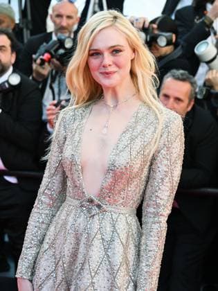 Cannes, France: Cannes, 78th Cannes Film Festival 2025 - Evening 11 - Red Carpet of the Film THE MASTERMIND. In the photo Elle Fanning Cannes France  - ZUMAp169 20250523_zea_p169_574 Copyright: xManuelexMangiarottix