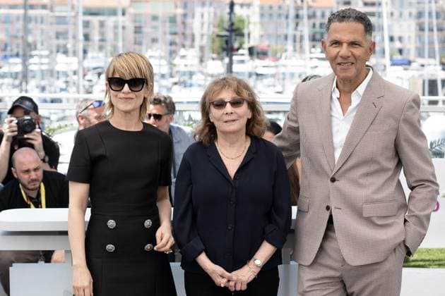Cannes - Moi qui t’aimas photocall DN Marina Fois, Diane Kurys and Roschdy Zem attend the Moi qui t’aimas photocall at the 78th annual Cannes Film Festival at Palais des Festivals on May 23, 2025 in Cannes, France.Photo by David NIVIERE ABACAPRESS.COM CANNES France  Copyright: xNivierexDavid ABACAPRESS.COMx