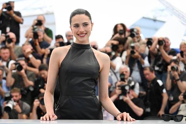 78eme Festival International du Film de Cannes Photocall with cast of HOney don t 78th International Cannes Film Festival Photocall with cast of HOney don t movie 445080 2025 05 24 France Qualley , Sarah Margaret  Copyright: xSergexArnalx xStarfacex STAR_445080_027
