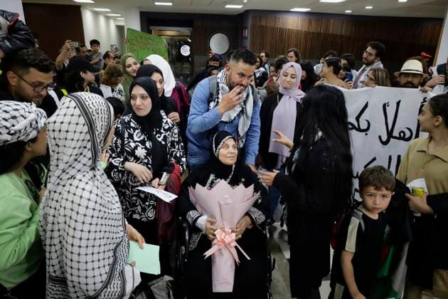 Abed Family (Palestinian Refugee Family) Arrives In Mexico Shadi Abed, a member of the Abed family, a Palestinian refugee family, transports his mother in a wheelchair, accompanied by his family. They arrive at Mexico City International Airport, in Mexico City, Mexico, on May 24, 2025, thanks to the organization From Gaza to Mexico, which processes the paperwork to help 18 members of the Abed family find refuge, having lived for more than a year and a half under attack by the Israeli army in the Gaza Strip. Mexico City Mexico City Mexico Copyright: xGerardoxVieyrax originalFilename: vieyra-notitle250524_npfTe.jpg