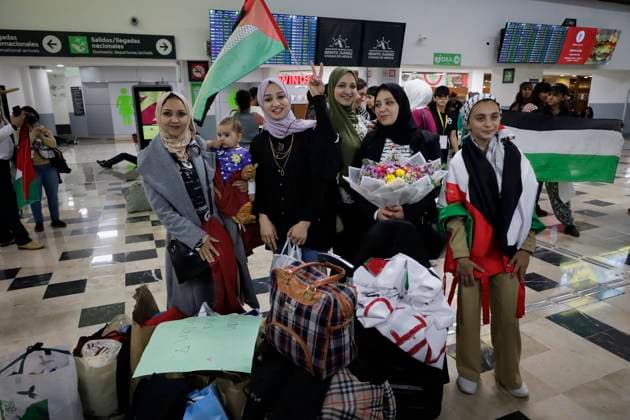 Abed Family (Palestinian Refugee Family) Arrives In Mexico Members of the Abed family, a Palestinian refugee family, arrive at Mexico City International Airport in Mexico City, Mexico, on May 24, 2025, thanks to the organization From Gaza to Mexico, which processes the paperwork to help 18 members of the Abed family find refuge. They live for more than a year and a half under attack by the Israeli army in the Gaza Strip. Mexico City Mexico City Mexico  Copyright: xGerardoxVieyrax originalFilename: vieyra-notitle250524_npp6L.jpg