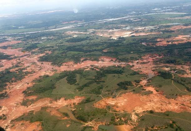 RECORD DATE NOT STATED illegal mining May 2025 Deserts advancing behind the gold rush, aerial photos of illegal mining seen near Caucasia Antioquia Credit CEET Photographer MILTON DÍAZ EDITORIAL USE ONLY  Copyright: xGDA ElxTiempo Colombiax-xTodosxlosxderechosxreservados.xProhibidoxelxusoxoxreproduccionxdexestaximagenxenxColombiax MiltonxDiaz.xAutor:xMILTONxDÍAZx etcpic098118