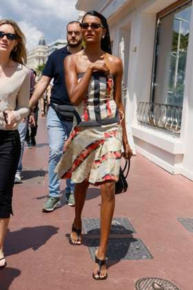 Cannes Simone Ashley leaves Hotel Martinez MP Simone Ashley leaves Hotel Martinez to take a stroll along Croisette ahead the 78th annual Cannes Film Festival on May 24, 2025 in Cannes, France. Photo by Marco Piovanotto ABACAPRESS.COM  Copyright: xPiovanottoxMarco ABACAx