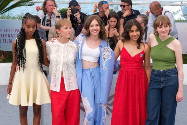 CELEBRITES : 78 eme Festival de Cannes photocalls 2025 - 24 05 2025 CANNES, FRANCE - MAY 24: Lucie Laruelle, JanaÃ¯na Halloy, Babette Verbeek, Samia Hilmi and Elsa Houben pose during the Jeunes Meres photocall at the 78th annual Cannes Film Festival at Palais des Festivals on May 24, 2025 in Cannes, France.  Copyright: xLUCAxCUTOLOx