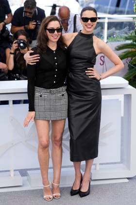 Honey Don t! Photocall - The 78th Annual Cannes Film Festival Aubrey Plaza and Margaret Qualley during the Honey Don t! photocall at the 78th annual Cannes Film Festival at Palais des Festivals on May 24, 2025 in Cannes, France. Cannes France  Copyright: xDanielexCifalÃ x originalFilename: cifala-notitle250524_npHKz.jpg