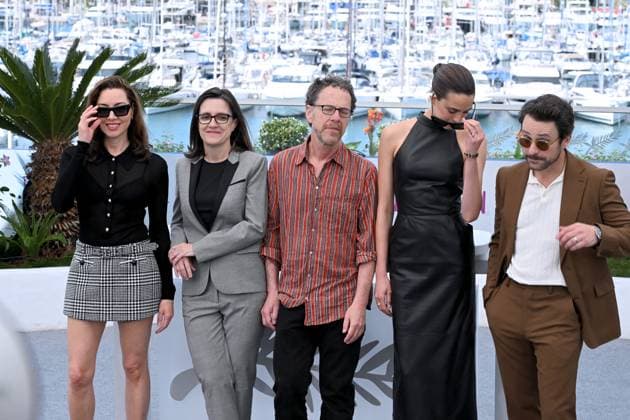 Cannes, France: Cannes, 78th Cannes Film Festival 2025, Photocall of the film Honey don t! In the photo: Tricia Cooke, Aubrey Plaza, Charlie Day, Margaret Qualley, Ethan Coen Cannes France  - ZUMAp169 20250524_zea_p169_724 Copyright: xTerenghi Ipax