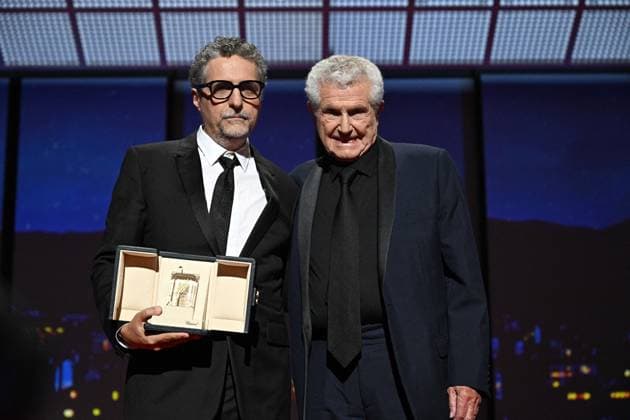 Cannes - Closing Ceremony Brazilian director Kleber Mendonca Filho receives the Best Director prize and his accompanied by French director Claude Lelouch for the film O Agente Secreto (The Secret Agent) from French director Claude Lelouch during the closing ceremony at the 78th edition of the Cannes Film Festival in Cannes, southern France, on May 24, 2025. Cannes France  Copyright: xNivierexDavid ABACAPRESS.COMx