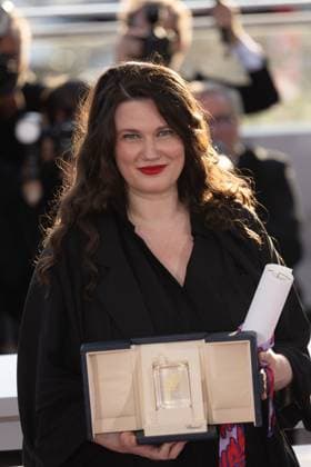 78. Internationalen Filmfestspiele von Cannes 2025 - Awards Cannes, Frankreich - 24.5.2024: Mascha Schilinski, Gewinnerin des Jury Preis für den Film Sound of Falling während des Photocalls mit den Awards während der Abschlusszeremonie während der 78. Internationalen Filmfestspiele von Cannes. Die 78. Internationalen Filmfestspiele von Cannes finden vom 13. bis 24. Mai 2025 statt. Provence-Alpes-Cote d Azur