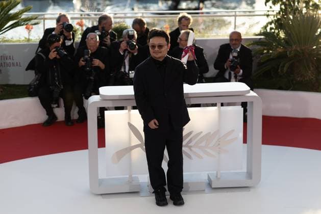 78. Internationalen Filmfestspiele von Cannes 2025 - AWARDS Cannes, Frankreich - 24.5.2024: Bi Gan, Gewinner des Spezial-Preises für den Film - Resurrection während des Photocalls mit den Awards während der Abschlusszeremonie während der 78. Internationalen Filmfestspiele von Cannes. Die 78. Internationalen Filmfestspiele von Cannes finden vom 13. bis 24. Mai 2025 statt. Provence-Alpes-Cote d Azur